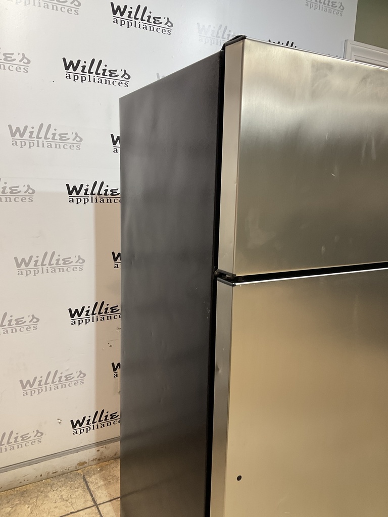 Ge Used Refrigerator Top and Bottom 28x64 1/2” 