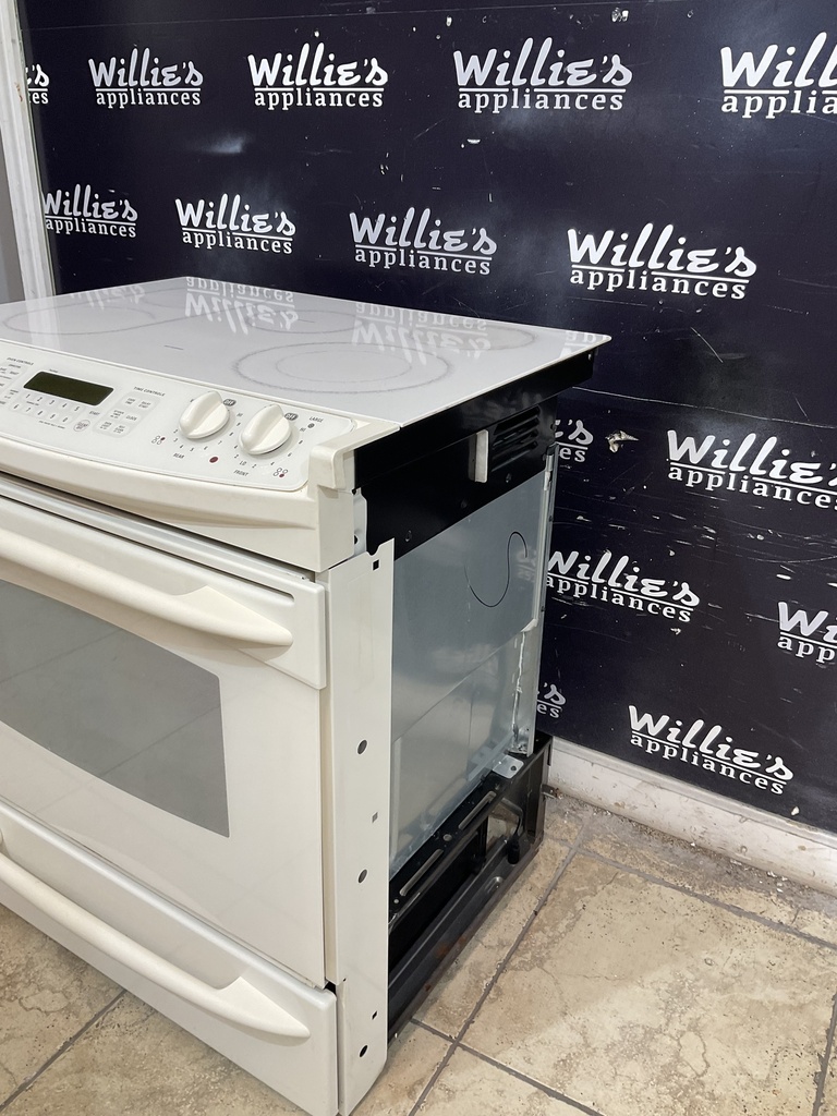 Ge Used Electric Stove 220volts (40/50 AMP) 30inches {4 prong} (Bisque) 