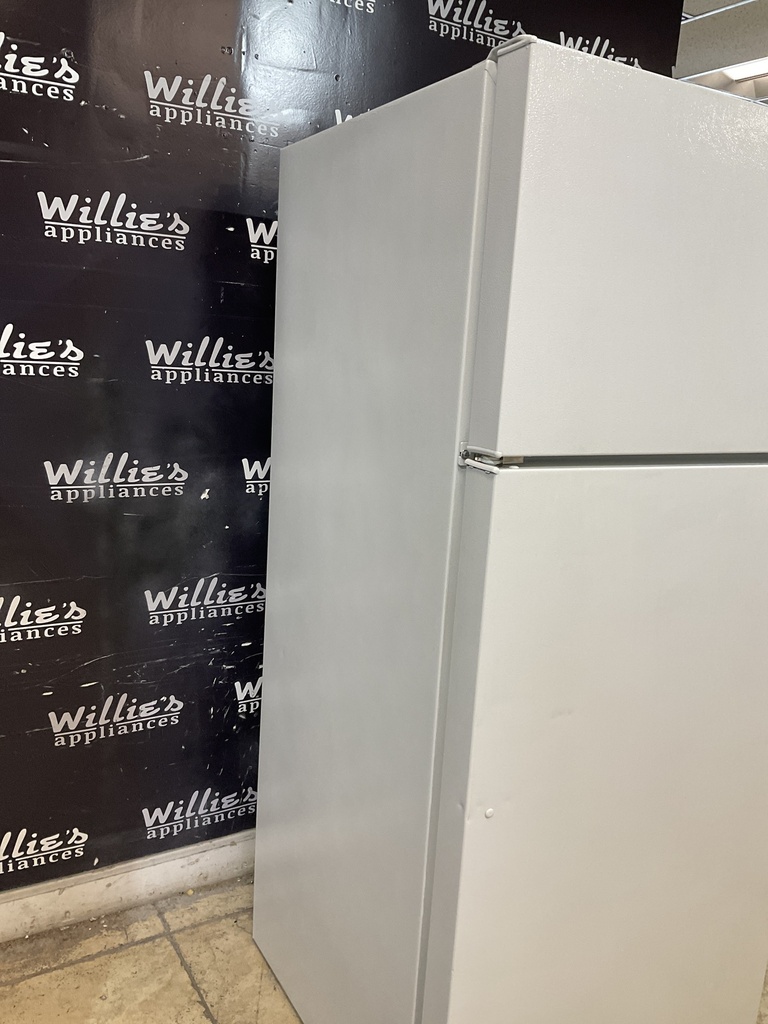 Ge Used Refrigerator Top and Bottom 28x64 1/2” (White) 