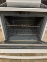 Ge Used Electric Stove 220volts (40/50 AMP) 30inches {no cord} (White) 