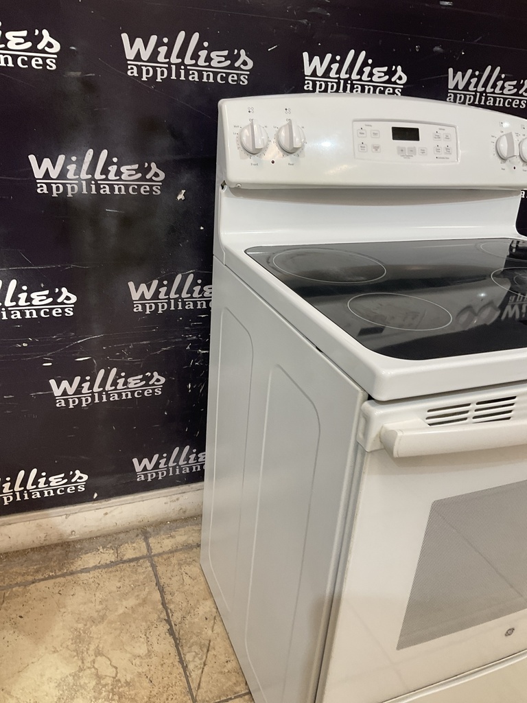 Ge Used Electric Stove 220volts (40/50 AMP) 30inches {no cord} (White) 