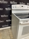 Ge Used Electric Stove 220volts (40/50 AMP) 30inches {3 prong} (White) 