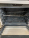 Ge Used Electric Stove 220volts (40/50 AMP) 30inches {3 prong} (White) 