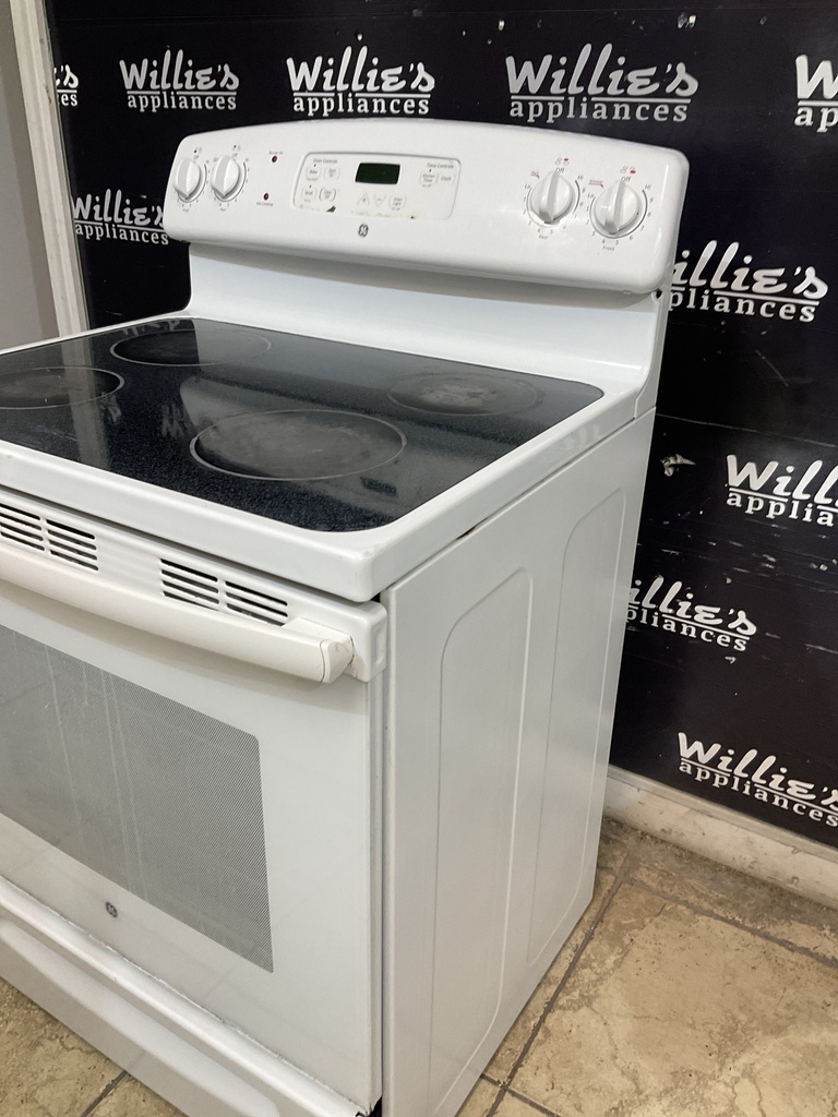 Ge Used Electric Stove 220volts (40/50 AMP) 30inches {3 prong} (White) 