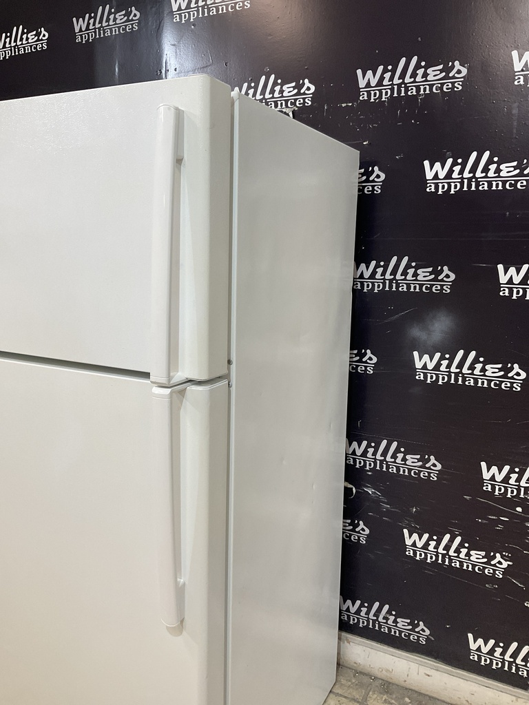 Ge Used Refrigerator Top and Bottom 28x61 (White) 