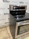 Lg Used Electric Stove 220volts (40/50 AMP) 30inches {3 prong} (Stainless Steel) 