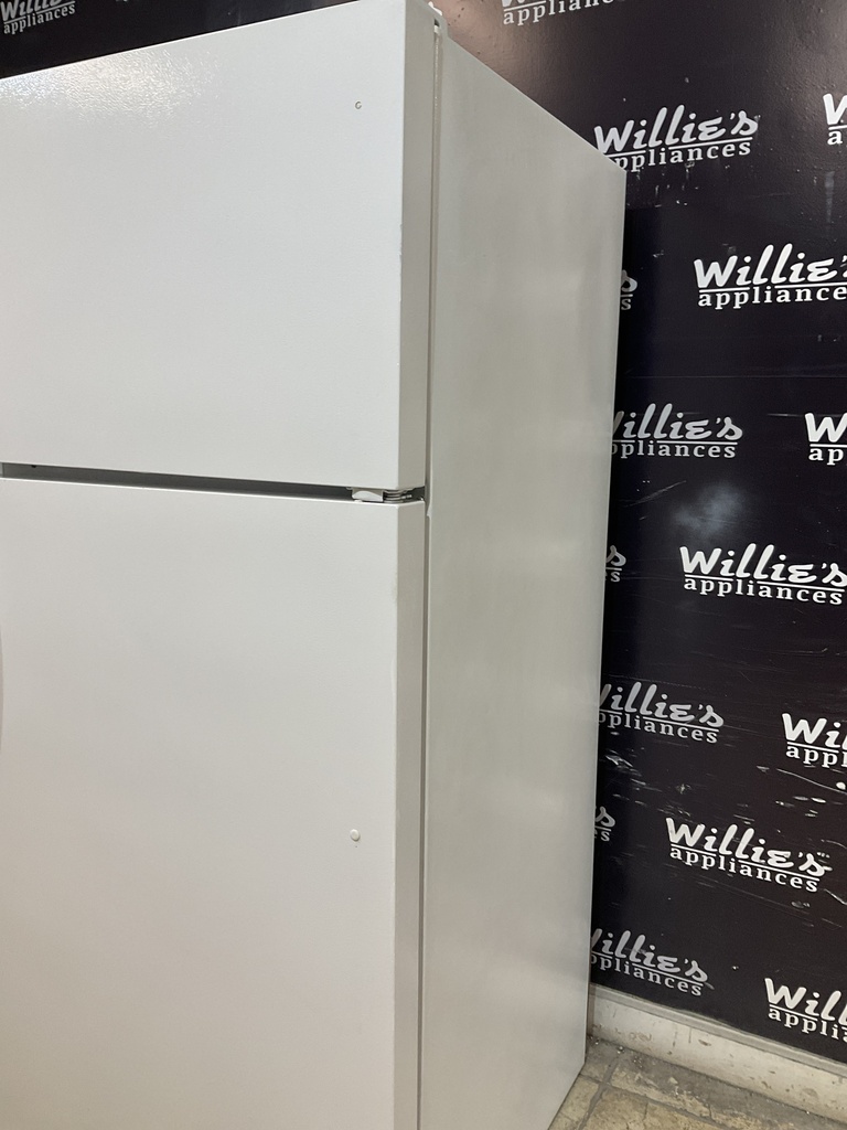 Frigidaire Used Refrigerator Top and Bottom 30x66 (White) 