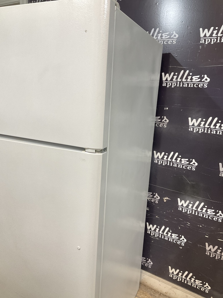 Frigidaire Used Refrigerator Top and Bottom 30x66 (White) 
