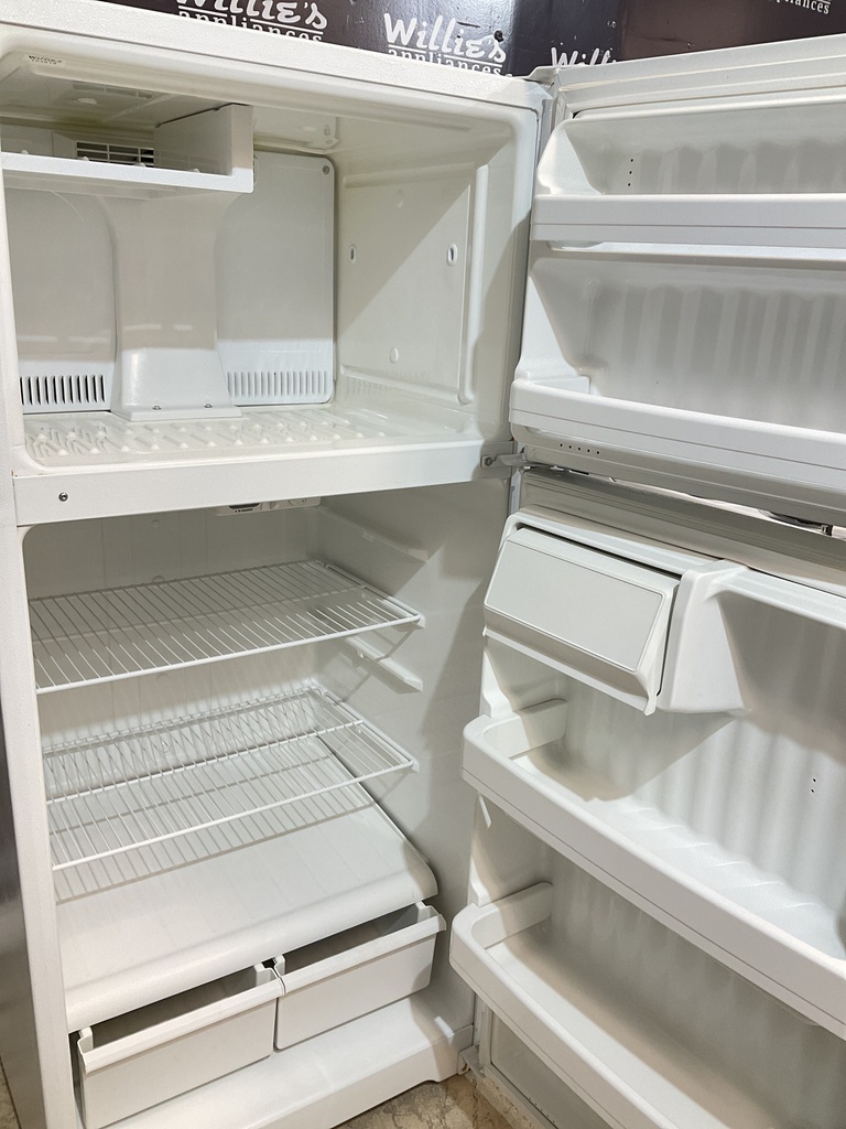 Hotpoint Used Refrigerator Top and Bottom 28x61 1/2” (White) 