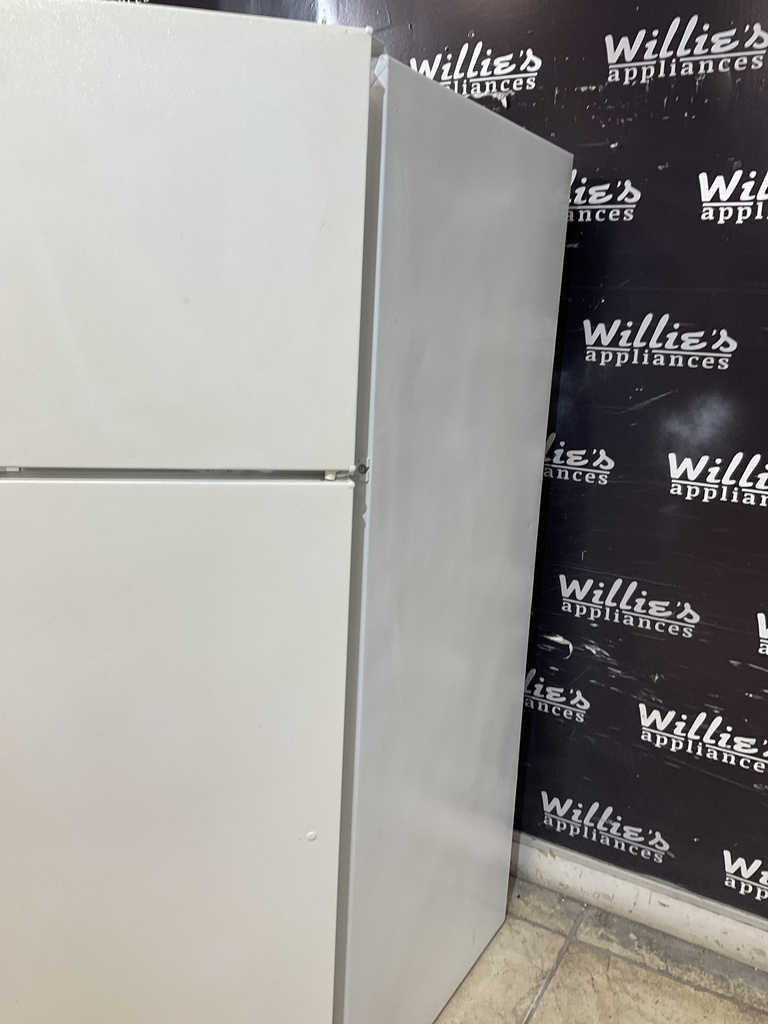 Ge Used Refrigerator Top and Bottom 28x62 ( White) 