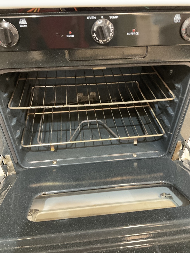 Ge Used Electric Stove 220volts (40/50 AMP) 30inches {no cord} (White) 