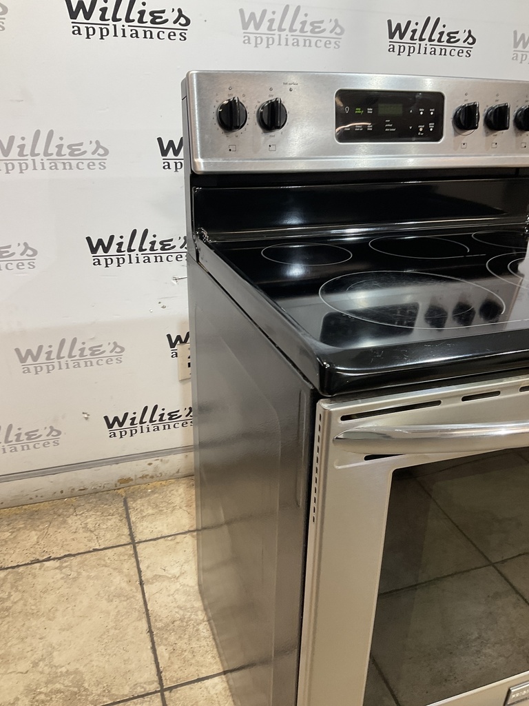 Frigidaire Used Electric Stove 220volts (40/50 AMP) 30inches {3 prong} (Stainless steel) 