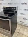Whirlpool Used Electric Stove 220volts (40/50 AMP) 30inches {4 prong} (Stainless steel) 