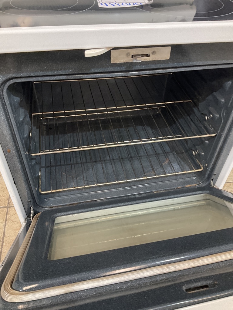 Ge Used Electric Stove 220volts (40/50 AMP) 30inches {4 prong} (White) 