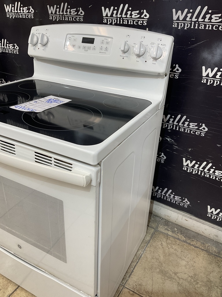 Ge Used Electric Stove 220volts (40/50 AMP) 30inches {4 prong} (White) 