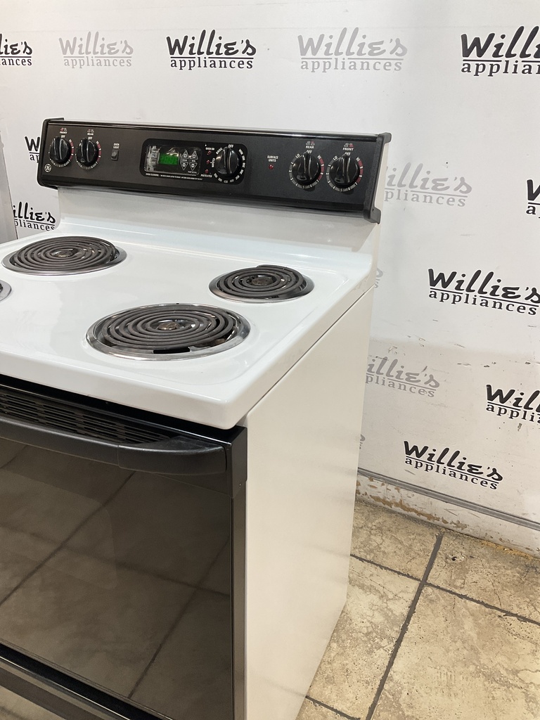 Ge Used Electric Stove 220volts (40/50 AMP) 30inches {4 prong} (White/Black)