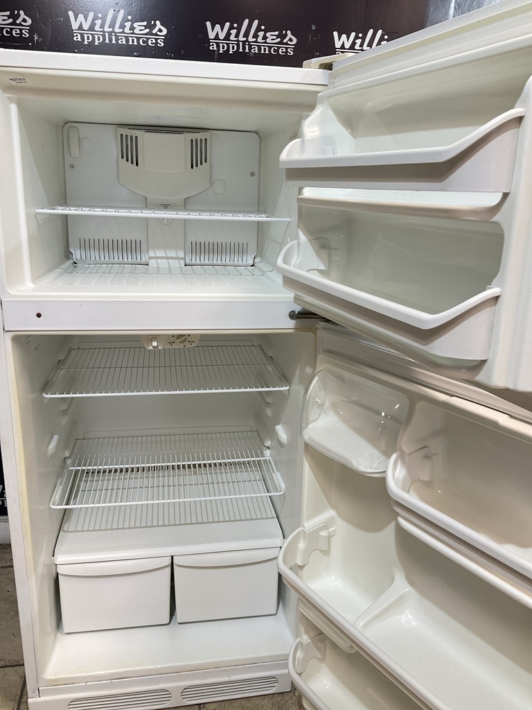 Frigidaire Used Refrigerator Top and Bottom 28x60 (White) 