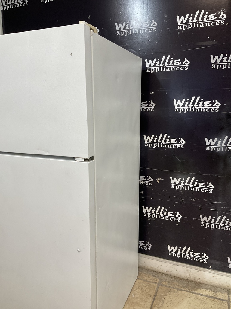 Frigidaire Used Refrigerator Top and Bottom 28x60 (White) 