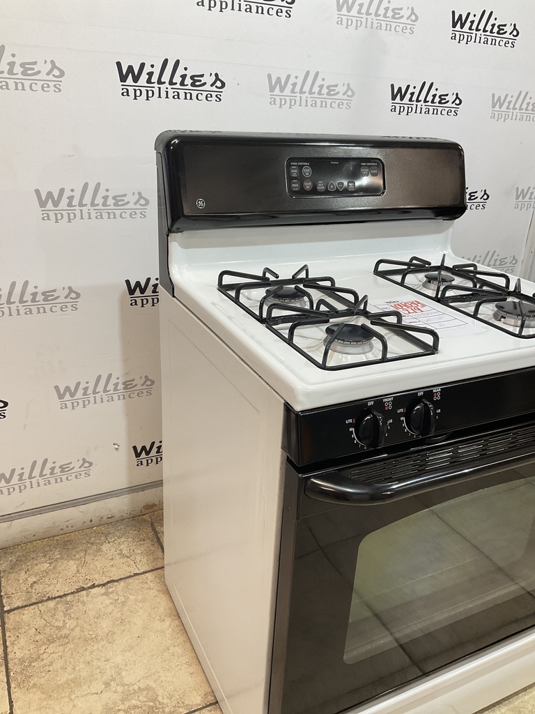 Ge Used Natural Gas Stove 30inches (White)