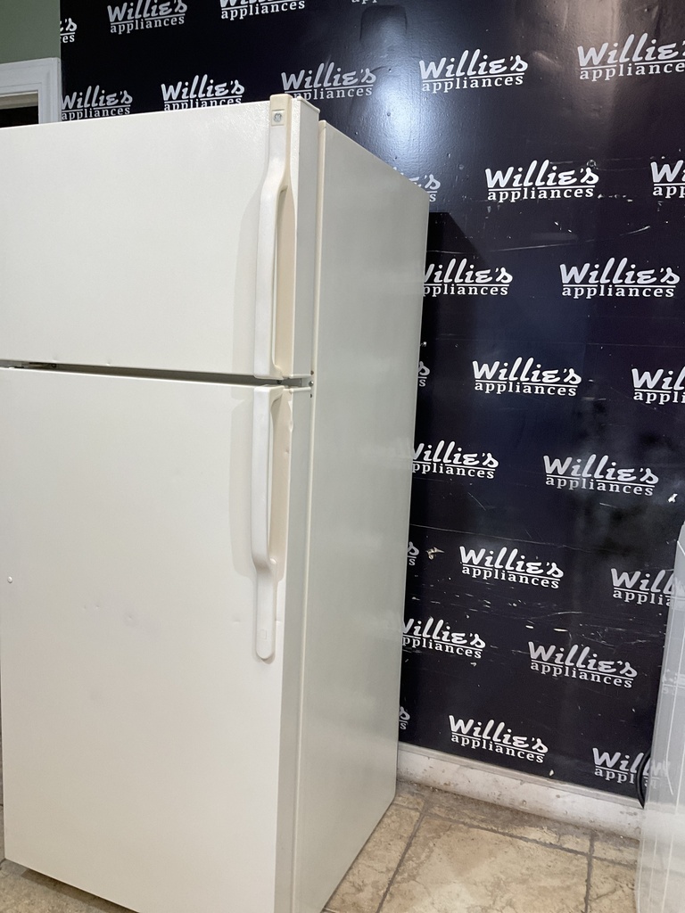 Ge Used Refrigerator Top and Bottom 28x67 1/2”(Bisque)