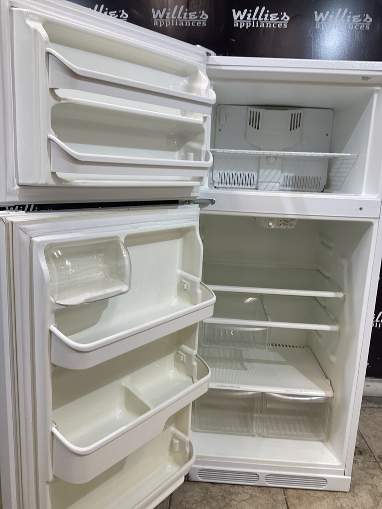 Frigidaire Used Refrigerator Top and Bottom 28 1/2” x 65 (White)