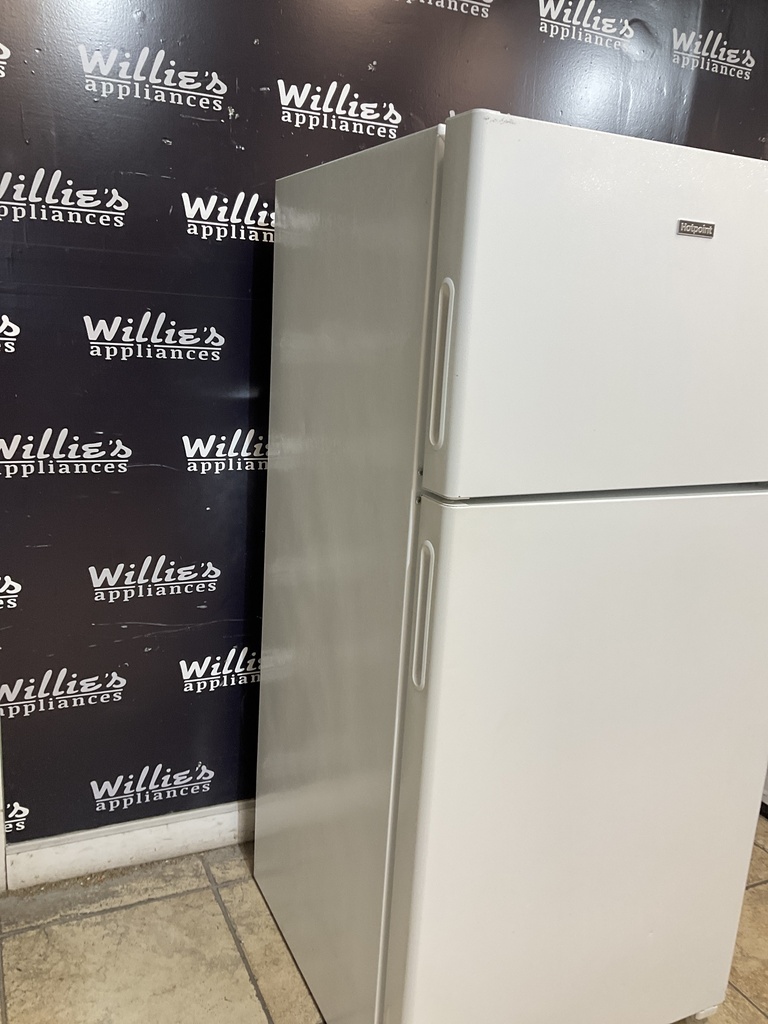 Hotpoint Used Refrigerator Top and Bottom 28x61 1/2” (white) 