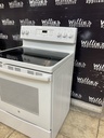 Ge Used Electric Stove 220volts (40/50 AMP) 30inches {3 prong} (White)