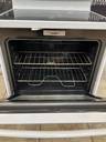 Ge Used Electric Stove 220volts (40/50 AMP) 30inches {3 prong} (White)