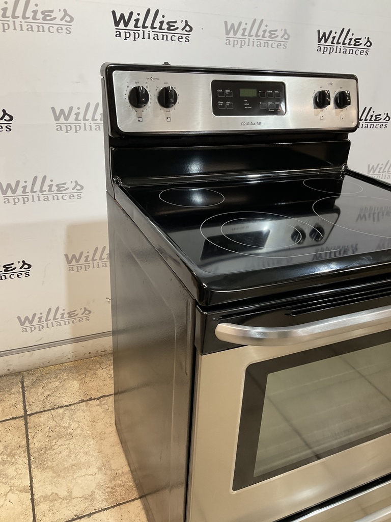 Frigidaire Used Electric Stove 220volts (40/50 AMP) 30inches {no cord} (Stainless steel) 