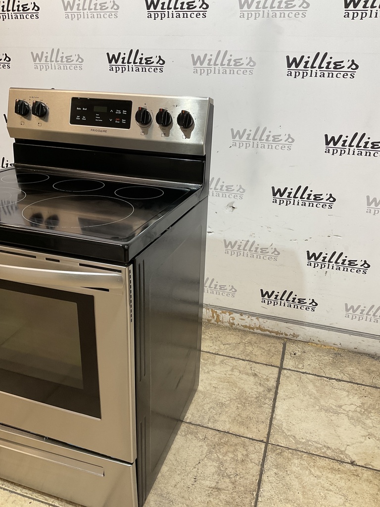 Frigidaire Used Electric Stove 220volts (40/50 AMP) 30inches {no cord} 