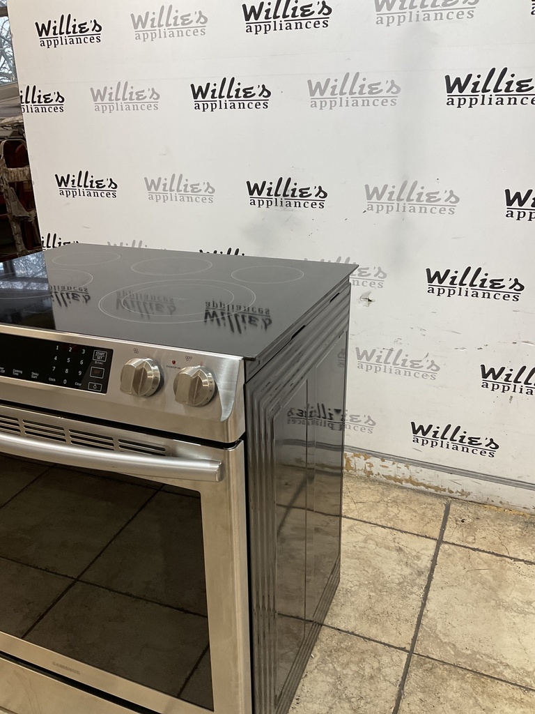 Samsung Used Electric Stove 220volts (40/50 AMP) 30inches {no cord} (Stainless Steel) 