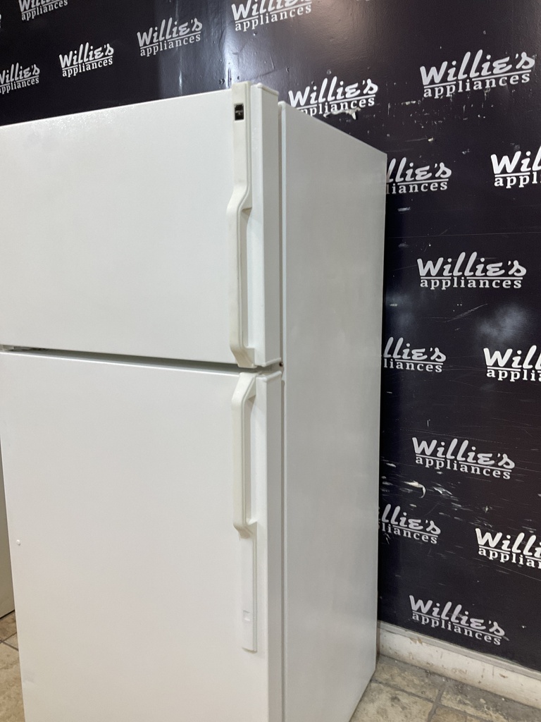 Hotpoint Used Refrigerator Top and Bottom 28x61 1/2” (White) 