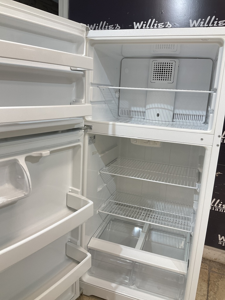 Hotpoint Used Refrigerator Top and Bottom 28x61 1/2” (White)