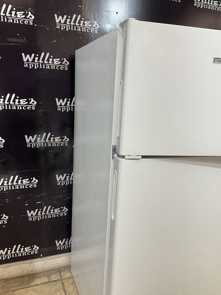 Hotpoint Used Refrigerator Top and Bottom 28x61 (white) 