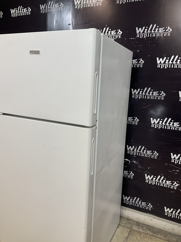 Hotpoint Used Refrigerator Top and Bottom 28x61 (white) 