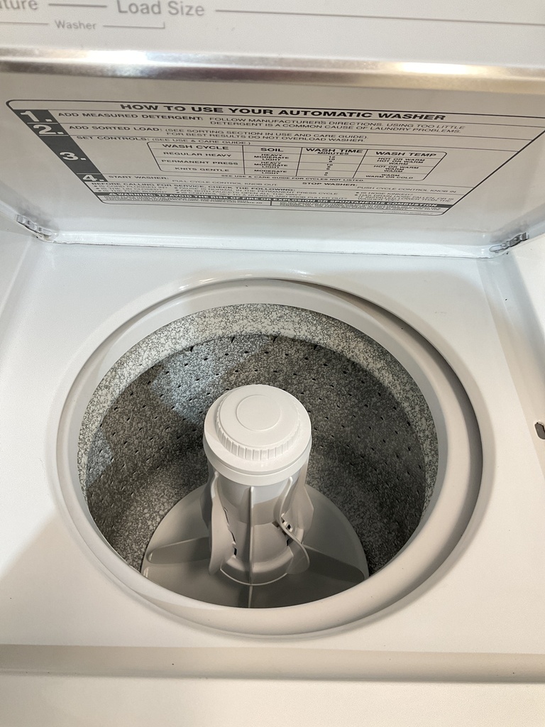 Whirlpool Used Electric Unit Stackable 24x71 {no cord} (white) 