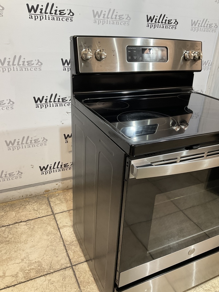 Ge Used Electric Stove 220volts (40/50 AMP) 30inches {no cord} (Stainless steel) 