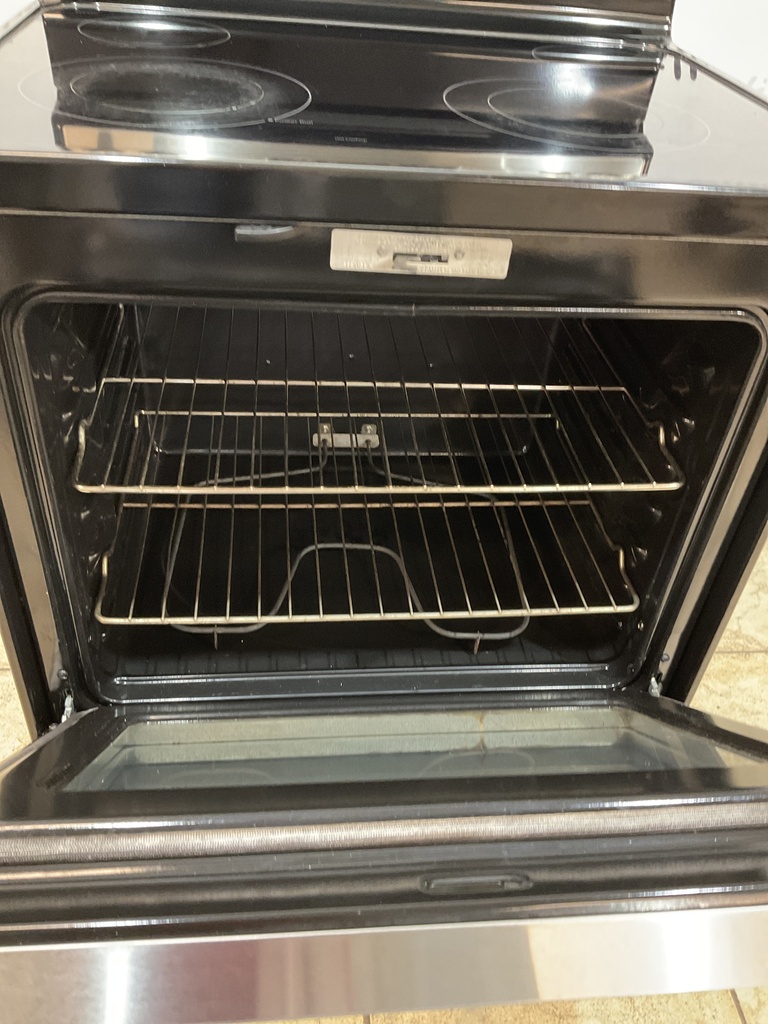 Ge Used Electric Stove 220volts (40/50 AMP) 30inches {no cord} (Stainless steel) 