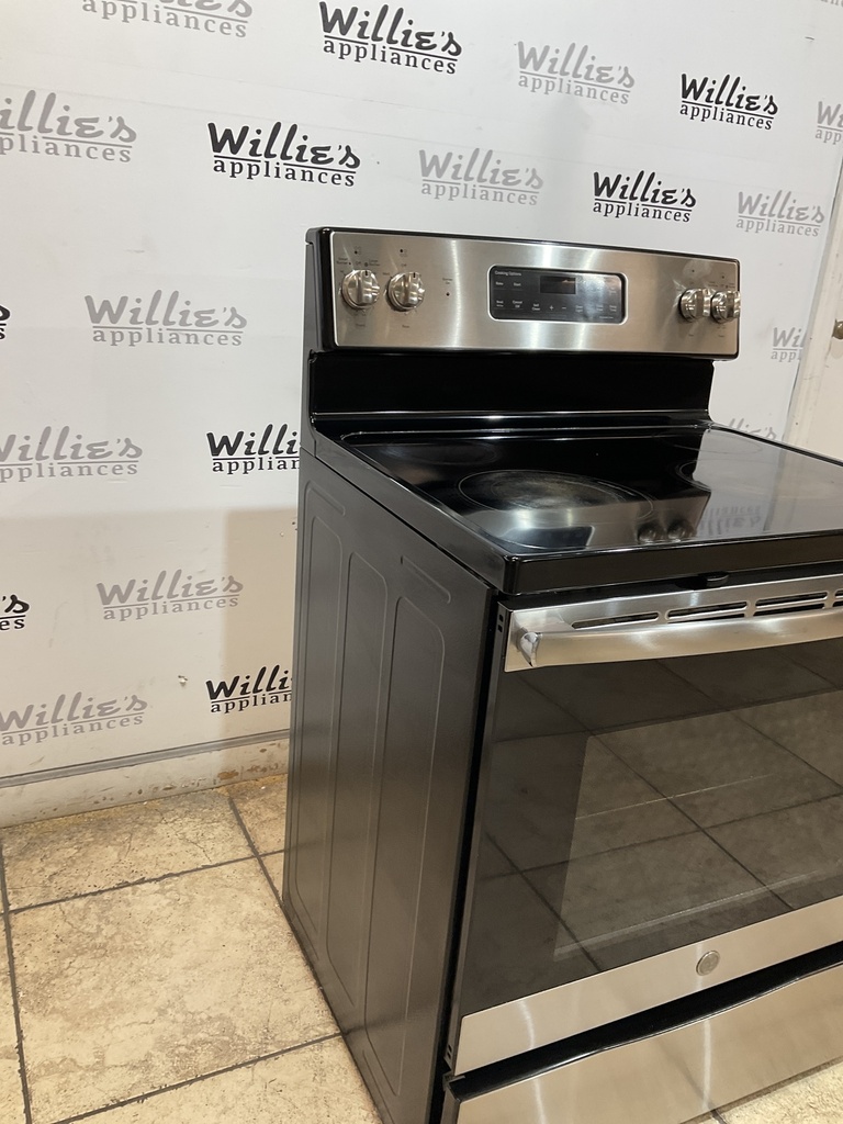 Ge Used Electric Stove 220volts (40/50 AMP) 30inches {no cord} (Stainless steel) 