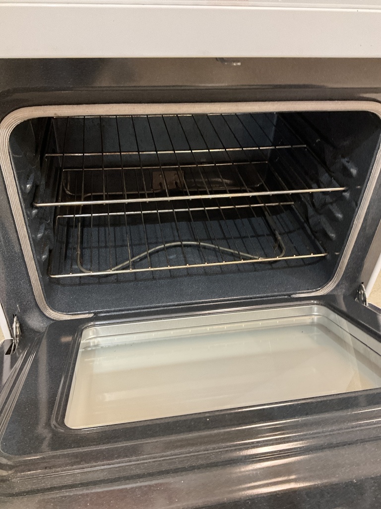 Whirlpool Used Electric Stove 220volts (40/50 AMP) 30inches {4 prong} (White) 