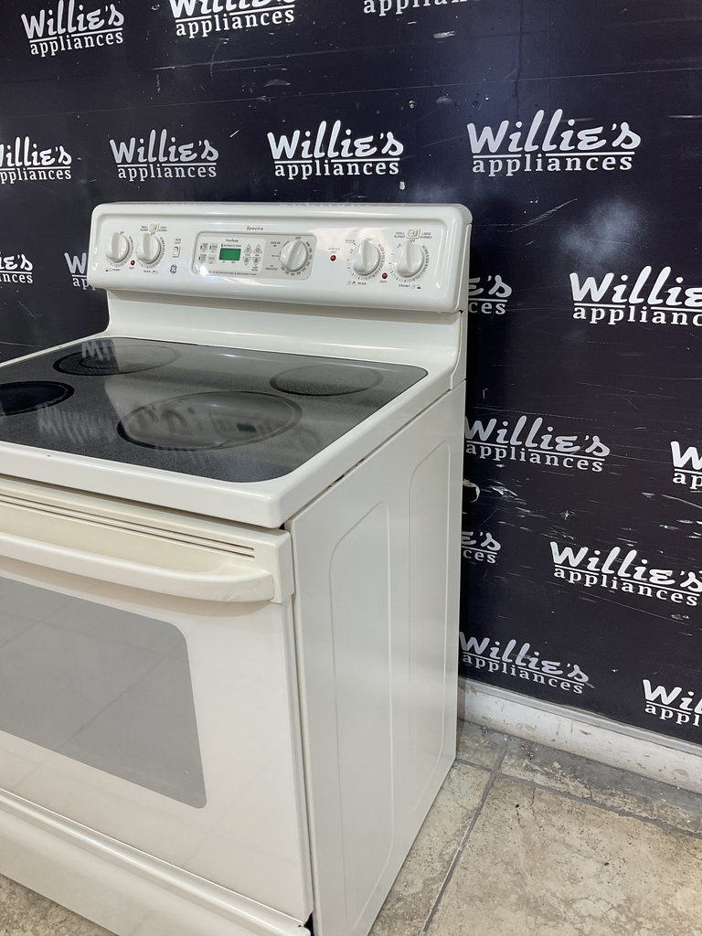 Ge Used Electric Stove 220 volts (40/50 AMP) 30inches {3 prong} (Bisque)