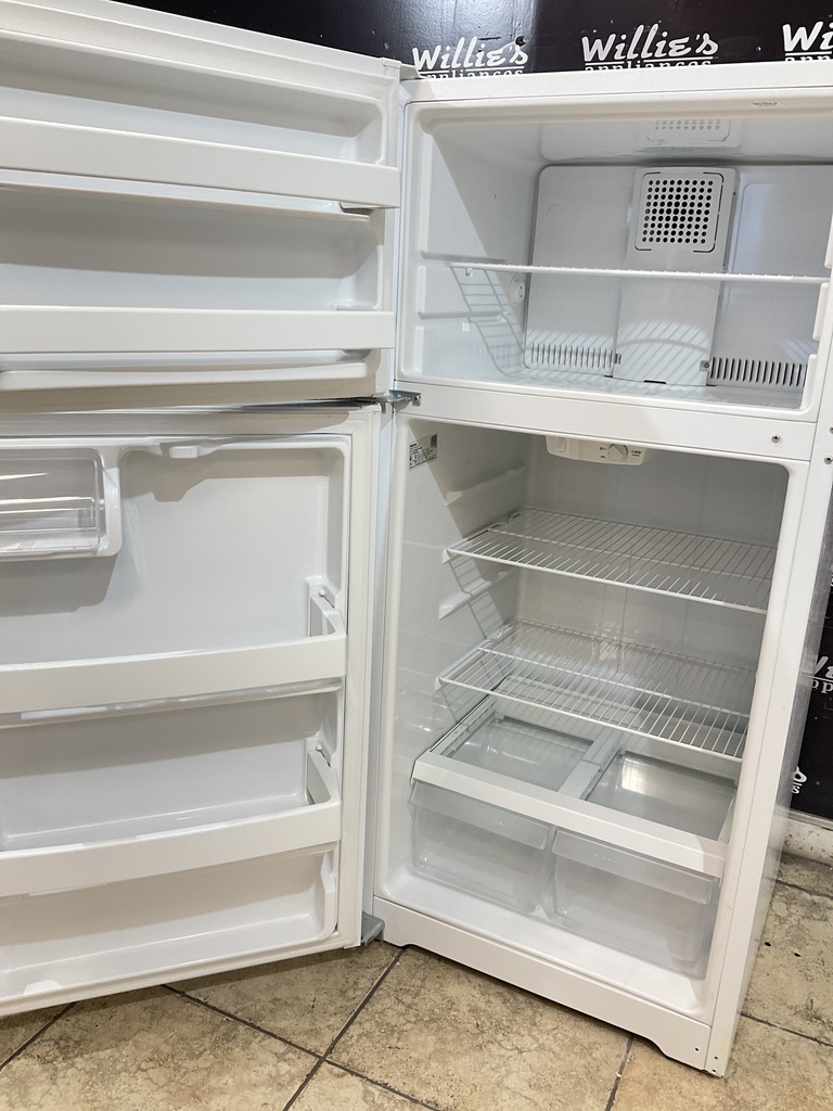 Ge Used Refrigerator Top and Bottom 28x61 1/2” (White) 