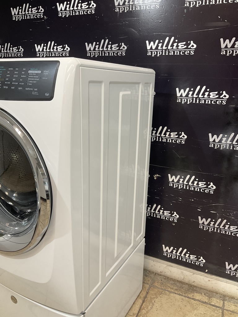 Electrolux Used Washer Front-load 27inches (white) 