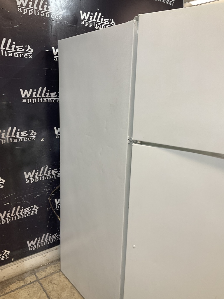 Hotpoint Used Refrigerator Top and Bottom 28x62” (White) 