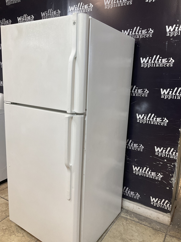 Ge Used Refrigerator Top and Bottom 30x66 1/2” (white) 