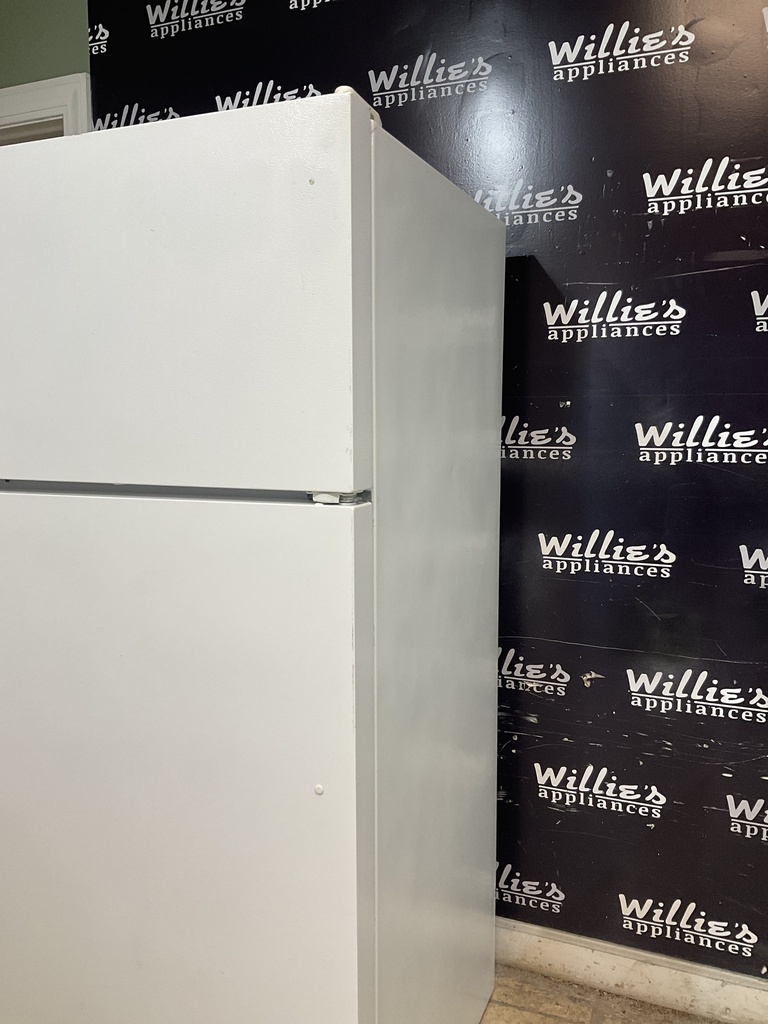 Frigidaire Used Refrigerator Top and Bottom 30x66 (White) 