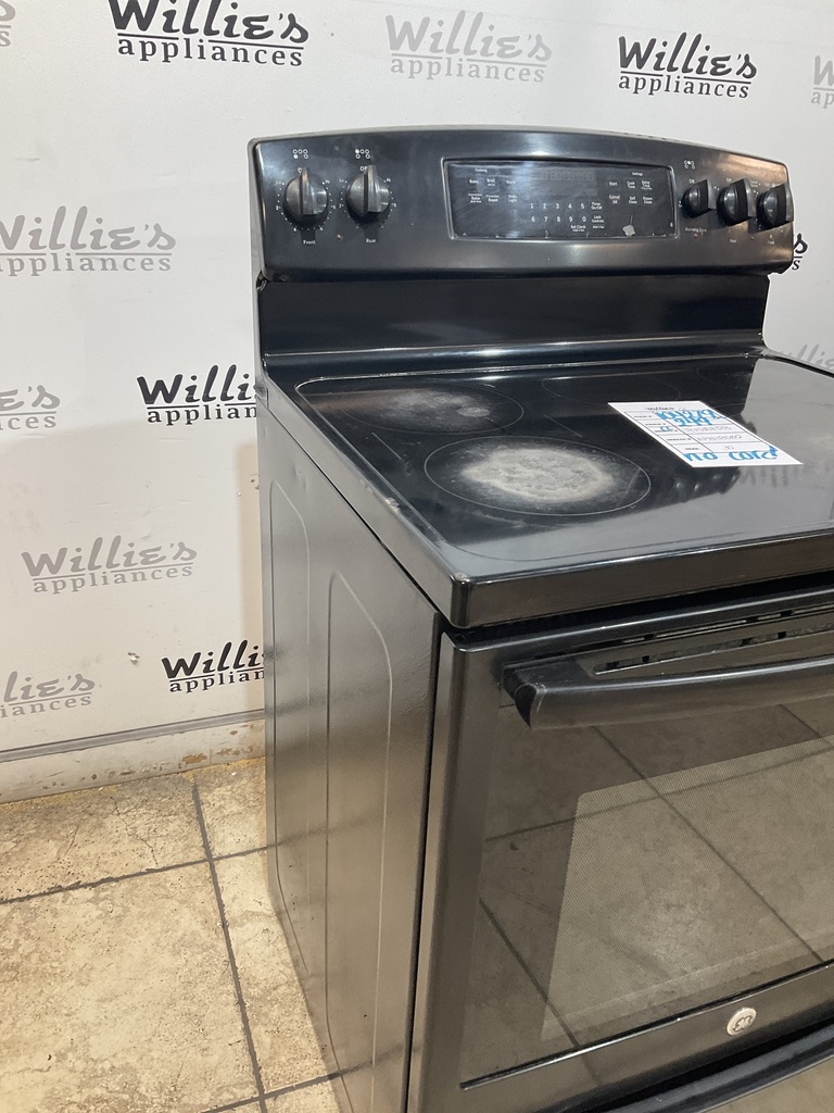 Ge Used Electric Stove 220volts (40/50 AMP) 30inches {no cord} (Black) 