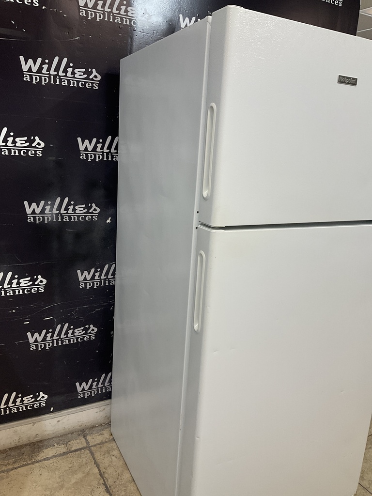 Hotpoint Used Refrigerator Top and Bottom 28x61 1/2” (white) 