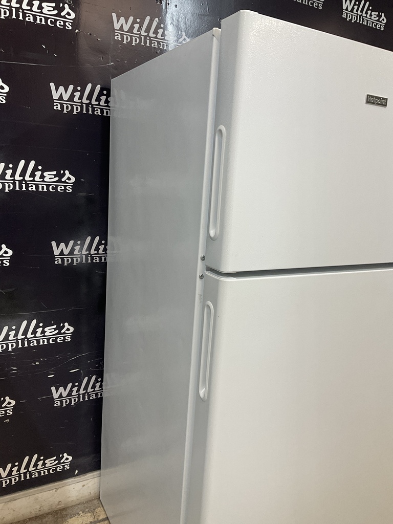 Hotpoint Used Refrigerator Top and Bottom 28x61 1/2” (White) 