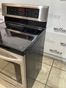 Lg Used Electric Stove 220volts (40/50 AMP) 30inches {no cord} (Stainless steel) 